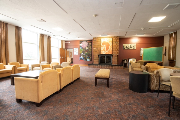 Lounge area in Lord-Saunders.