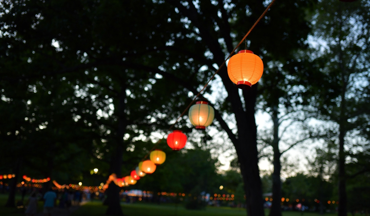 Lanterns hang from a rope.